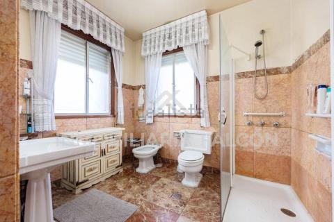 Chalet independiente con vistas a la ría en Bouzas | Zona en Transformación