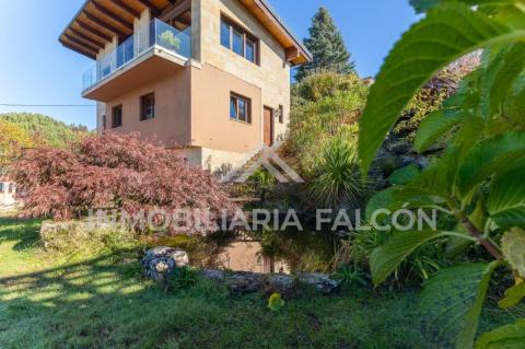 Elegancia y naturaleza en el corazón de A Cañiza