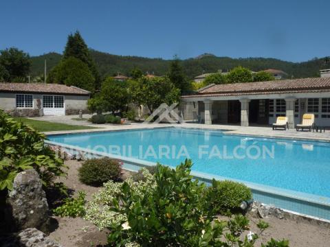 Casa Rectoral con Capilla Consagrada | Camos, Nigrán