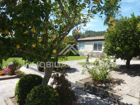 Casa Rectoral con Capilla Consagrada | Camos, Nigrán