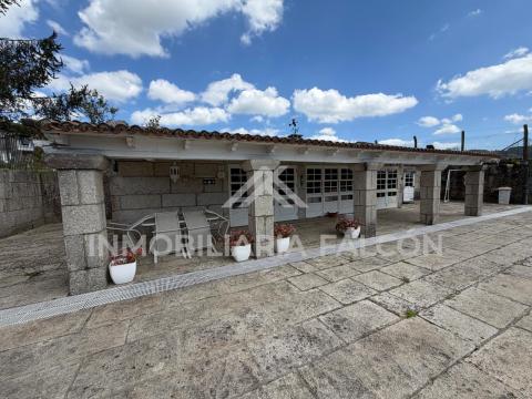 Casa Rectoral con Capilla Consagrada | Camos, Nigrán