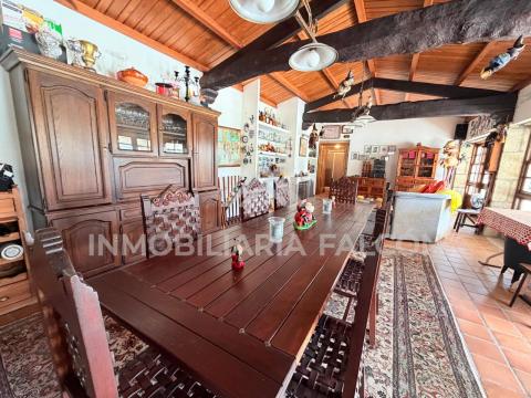 Casa Rectoral con Capilla Consagrada | Camos, Nigrán