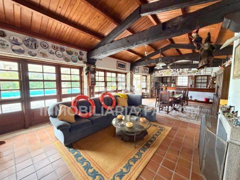 Casa Rectoral con Capilla Consagrada | Camos, Nigrán