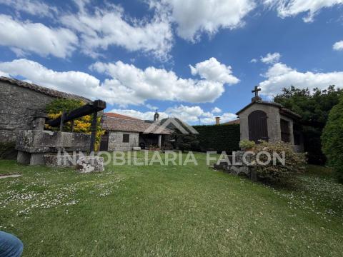 Casa Rectoral con Capilla Consagrada | Camos, Nigrán