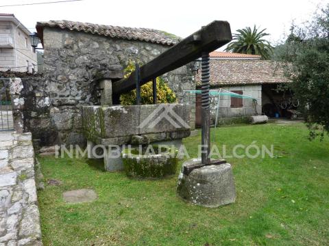 Casa Rectoral con Capilla Consagrada | Camos, Nigrán