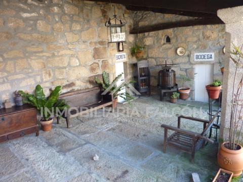 Casa Rectoral con Capilla Consagrada | Camos, Nigrán