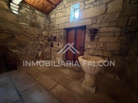 Casa Rectoral con Capilla Consagrada | Camos, Nigrán