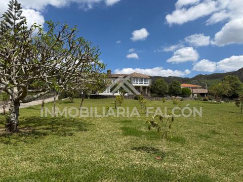 Casa Rectoral con Capilla Consagrada | Camos, Nigrán
