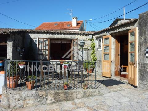 Casa Rectoral con Capilla Consagrada | Camos, Nigrán