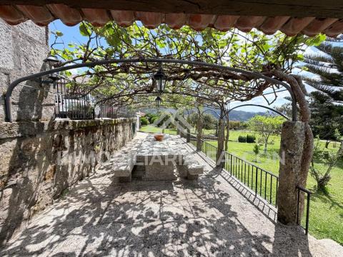 Casa Rectoral con Capilla Consagrada | Camos, Nigrán