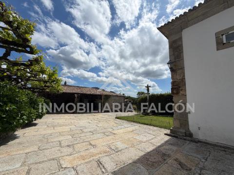 Casa Rectoral con Capilla Consagrada | Camos, Nigrán