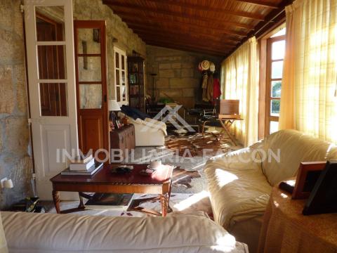 Casa Rectoral con Capilla Consagrada | Camos, Nigrán