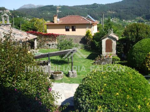 Casa Rectoral con Capilla Consagrada | Camos, Nigrán