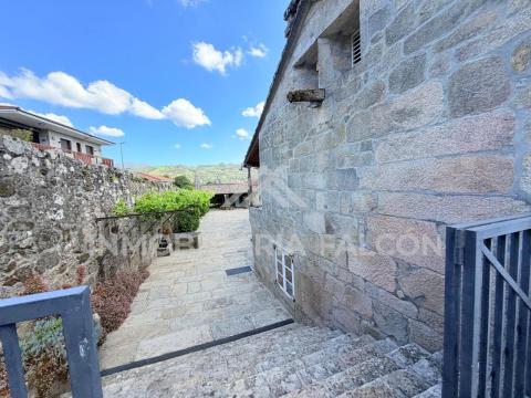 Casa Rectoral con Capilla Consagrada | Camos, Nigrán