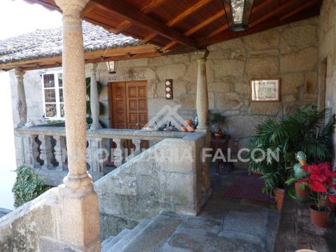 Casa Rectoral con Capilla Consagrada | Camos, Nigrán