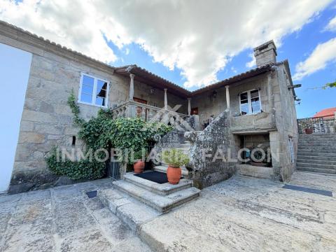 Casa Rectoral con Capilla Consagrada | Camos, Nigrán