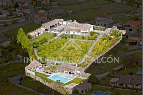 Casa Rectoral con Capilla Consagrada | Camos, Nigrán