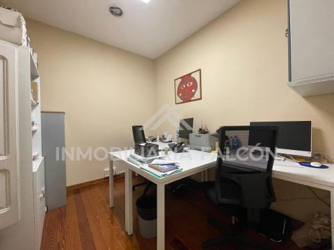 Casi 200 m² con techos altos en Urzáiz | Vivienda señorial en Primera planta sin ascensor