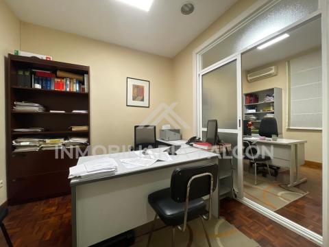 Casi 200 m² con techos altos en Urzáiz | Vivienda señorial en Primera planta sin ascensor