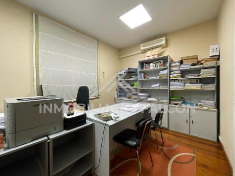 Casi 200 m² con techos altos en Urzáiz | Vivienda señorial en Primera planta sin ascensor