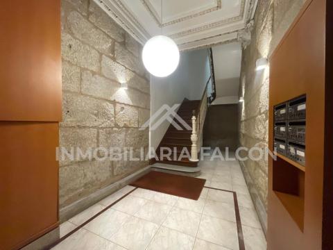 Casi 200 m² con techos altos en Urzáiz | Vivienda señorial en Primera planta sin ascensor