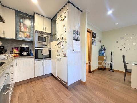 120 m² Reformados con Fachada Ventilada y Aerotermia | Coia, Vigo