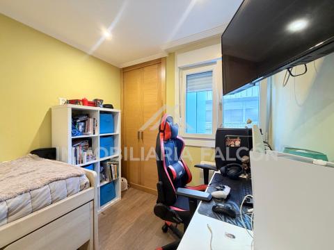 120 m² Reformados con Fachada Ventilada y Aerotermia | Coia, Vigo