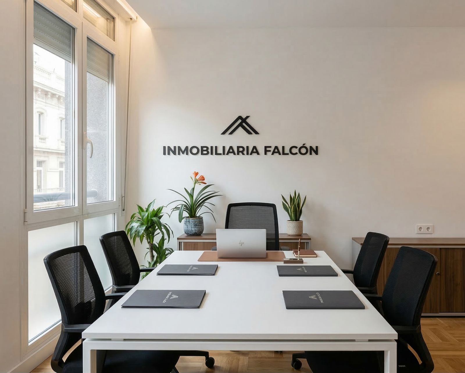 Escritório da Inmobiliaria Falcón na García Barbón, 30