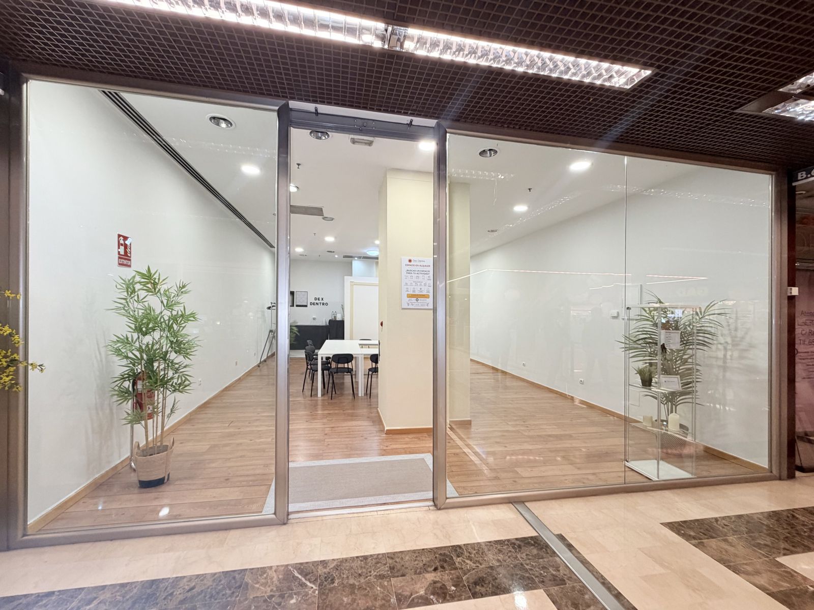 Escaparate al pasillo