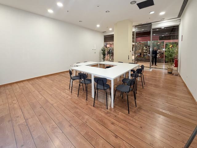 Sala hacia el escaparate