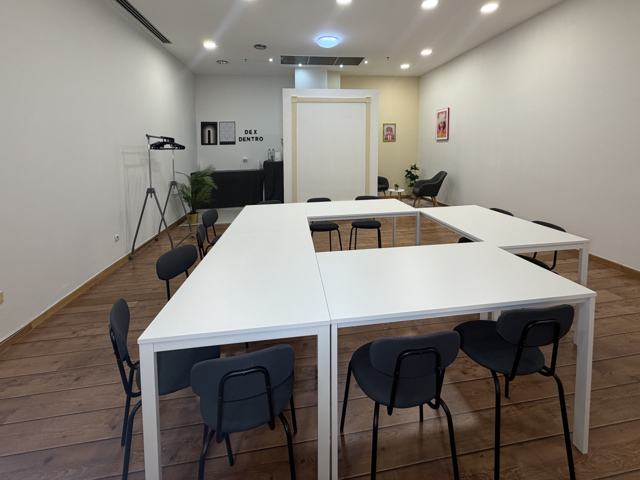 Sala de reuniones y talleres